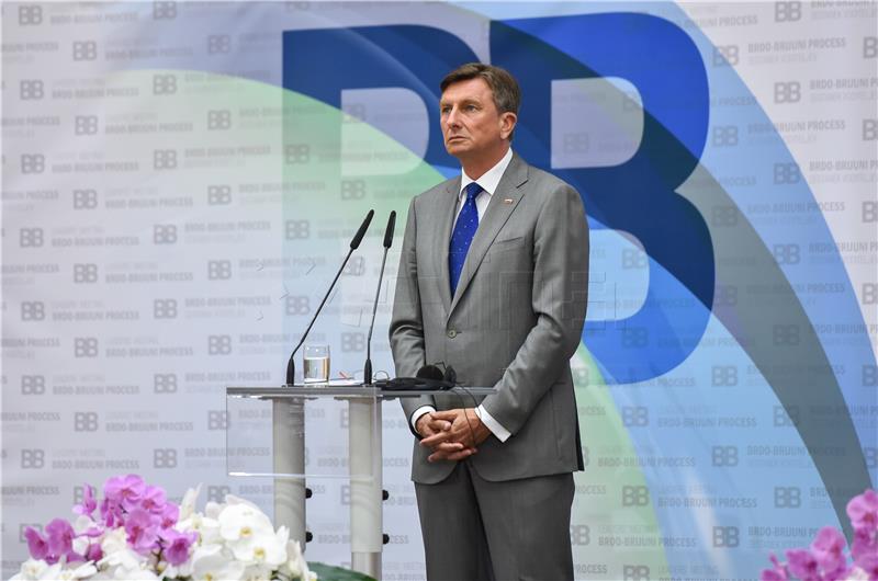 "Večer": Borut Pahor ima vlastiti plan za arbitražni spor