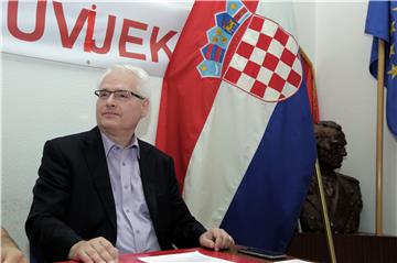 Josipović: Ploča HOS-a u Jasenovcu i ime Trga maršala Tita tek su vrh ledenog brijega