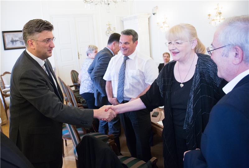 HDZ discusses education strategy, reform