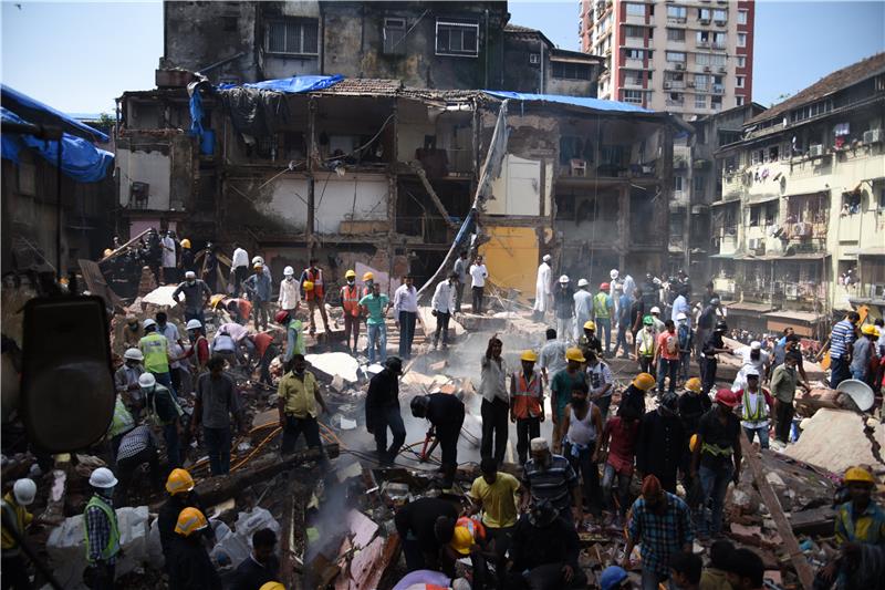 U Mumbaiju srušena zgrada, 11 mrtvih, nestali još pod ruševinama