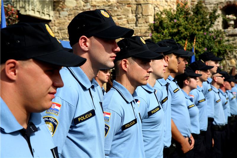 Svečanost prijama policijskih službenika - vježbenika u službu PU Zagreb