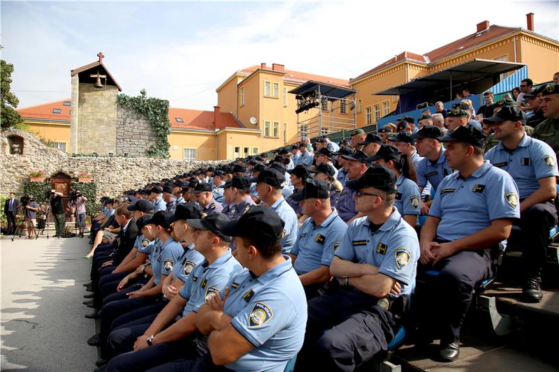 Svečanost prijama policijskih službenika - vježbenika u službu PU Zagreb