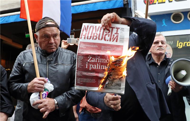 Prosvjed A-HSP-a ispred sjedišta SNV-a u Zagrebu