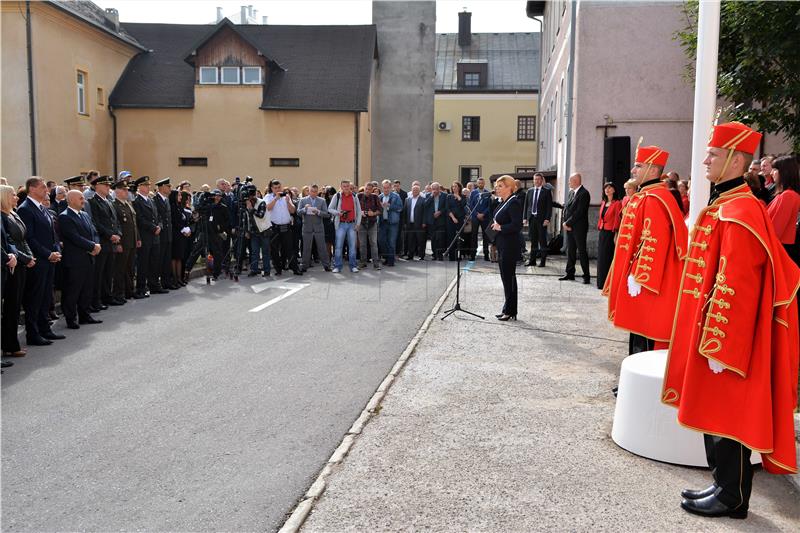 Predsjednica Grabar Kitarović u Gospiću: Država mora iskoristiti ogroman potencijal Ličko-senjske županije 