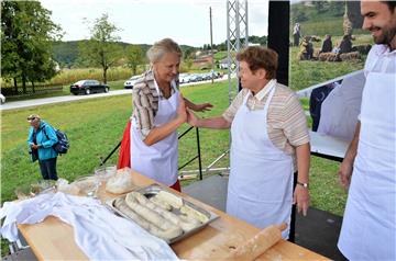 Štrudlafest u Jaškovu brendiran Guinnessovim rekordnim štrudlom 2015.