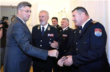 Premijer Plenković s izaslanstvom Hrvatske vatrogasne zajednice