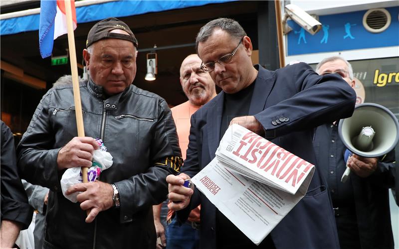 Serbia sends protest note to Croatia over newspaper burning