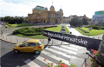 Zagreb: Postavljene ploče Trga Republike Hrvatske na bivšem Trgu maršala Tita  