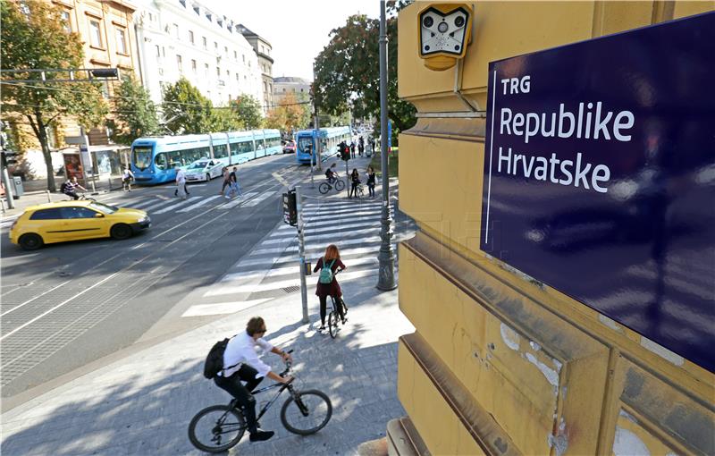 Zagreb: Postavljene ploče Trga Republike Hrvatske na bivšem Trgu maršala Tita