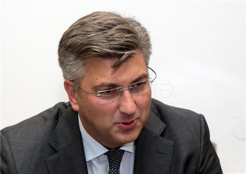 Plenković: Predsjedništvo i Nacionalno vijeće podržalo rad Vlade oko HOS-ove ploče