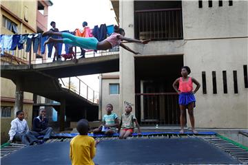 SOUTH AFRICA PHOTO SET TOWNSHIP TRAMPOLINE