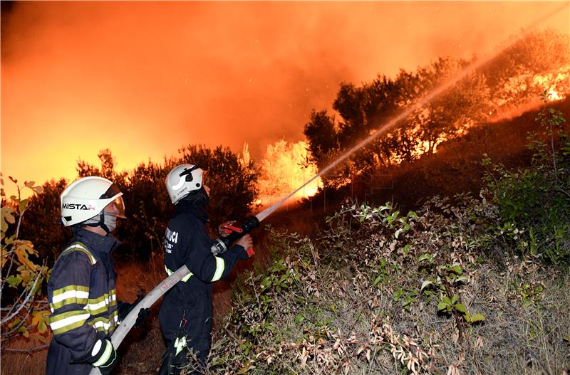 Gori u Krilu Jesenicama, Podstrani i Bajnicama