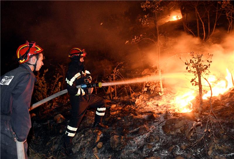 Gori u Krilu Jesenicama, Podstrani i Bajnicama