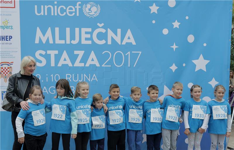 Više od 400 djece sudjelovalo u UNICEF-ovoj dječjoj utrci "Mliječna staza" za osnivanje prve banke humanog mlijeka 