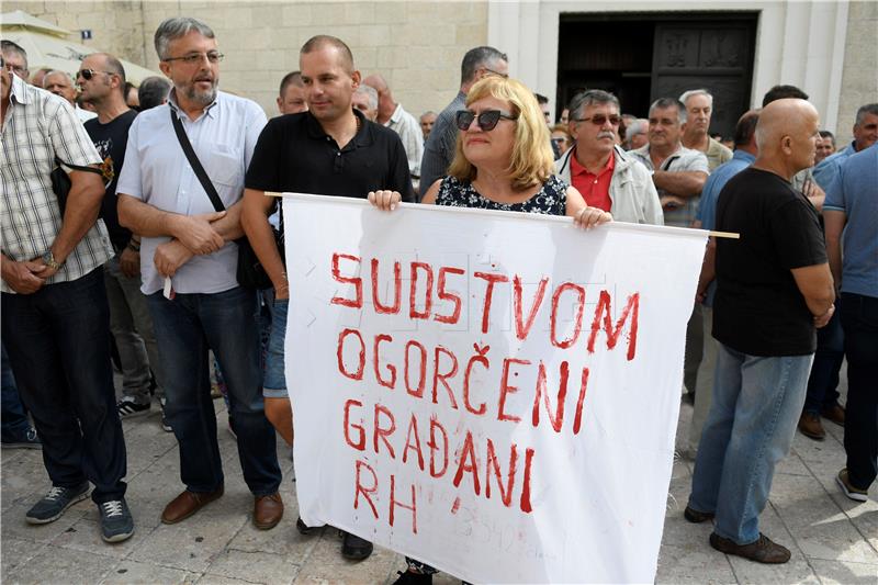 Prosvjed u Sinju protiv izgradnje plinske termoelektrane na Perući