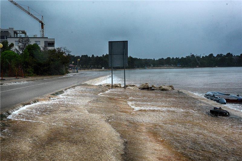 U Zadru u dva sata palo više kiše nego u dva mjeseca