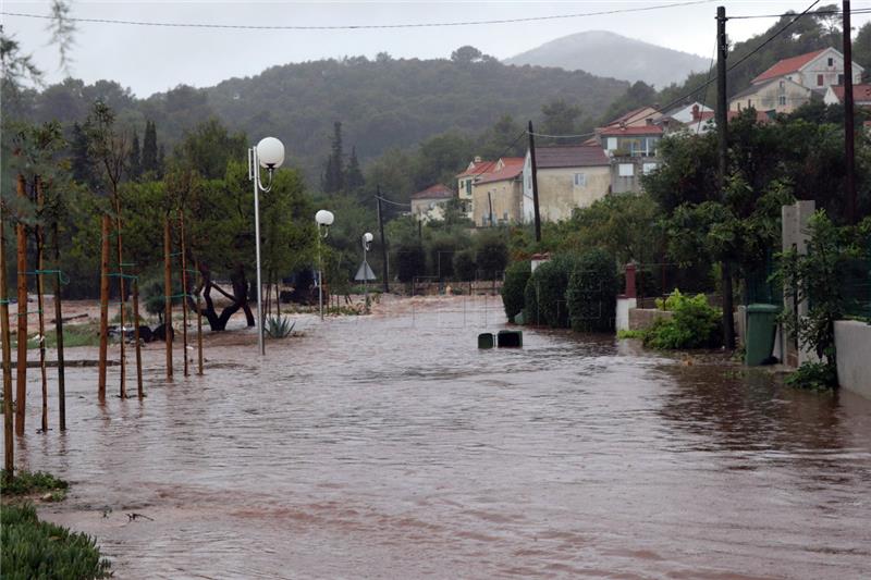 Kiša 'potopila' otok Ugljan