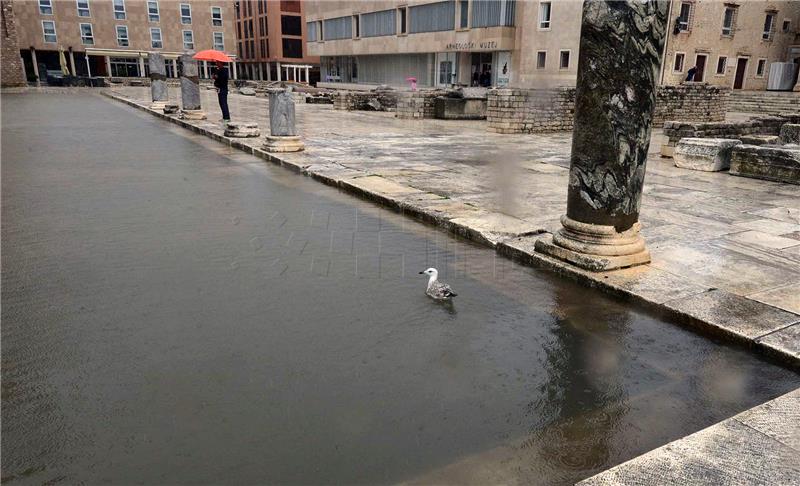 U Zadru u dva sata palo više kiše nego u dva mjeseca