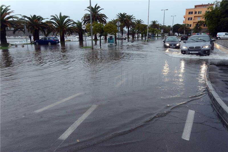 U Zadru u dva sata palo više kiše nego u dva mjeseca