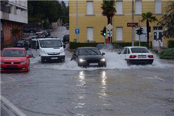 U Zadru u dva sata palo više kiše nego u dva mjeseca