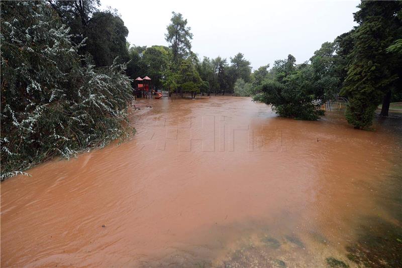 U Zadru u dva sata palo više kiše nego u dva mjeseca