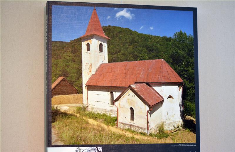 Izložbom 'Tihi svjedoci vjere, baštine i raskoši" predstavljen u Karlovcu najstariji sačuvani svjetovni odjevni predmet u Hrvatskoj