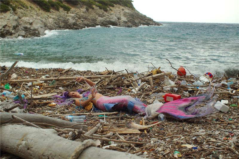 Greenpeace sa ''sirenom Sunčanom'' čistio plažu na Mljetu od plastike