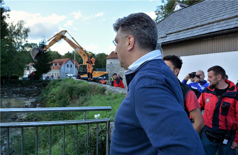 Premijer Plenković u Ogulinu: Rješenje za poplave je izgradnja retencije kod Hreljina