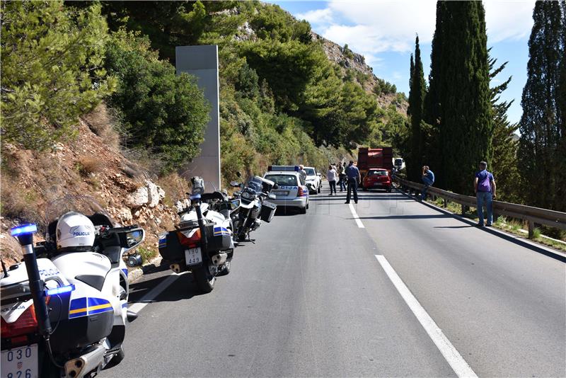 Dubrovnik: u prometnoj nesreći stradala vozačica motocikla