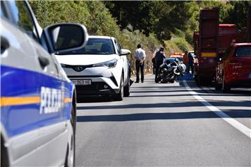 Dubrovnik: u prometnoj nesreći stradala vozačica motocikla