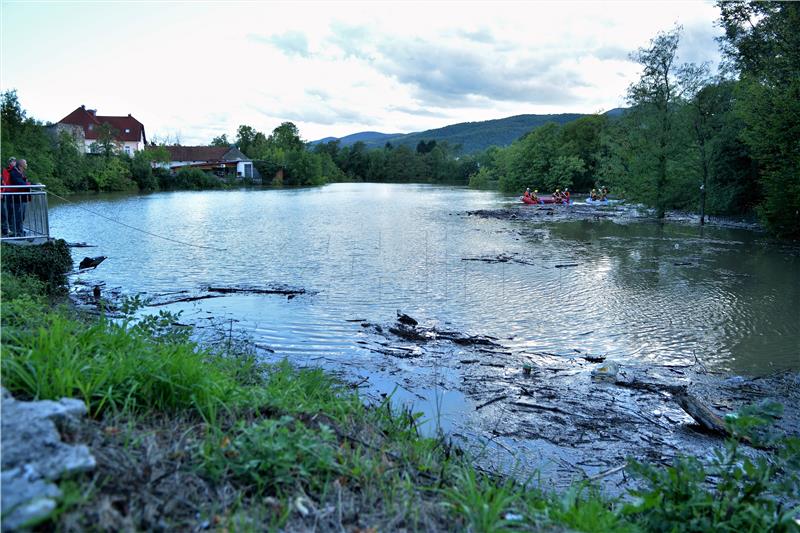 Na ogulinsko područje stiže interventna policija sa čamcima za spašavanje