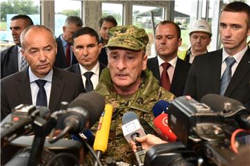 Ministar Krstičević obišao radove u vojarni 204. Vukovarske brigade