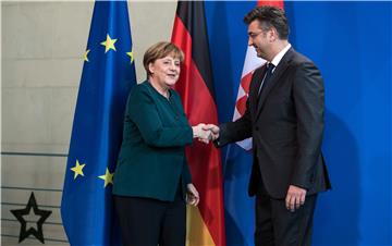 Hrvatski premijer Plenković čestitao Angeli Merkel