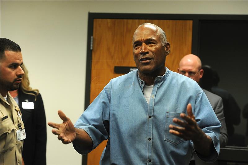 (FILE) USA OJ SIMPSON RELEASED ON PAROLE