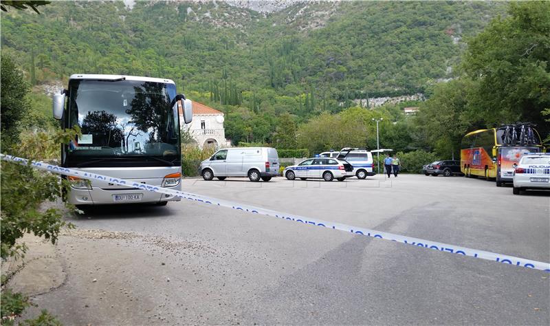 U naletu autobusa u Konavlima poginule dvije osobe