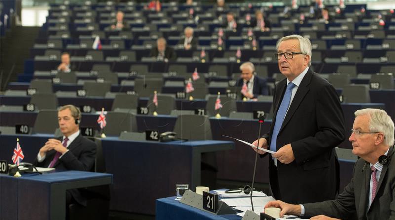 Juncker i Barnier nezadovoljni napretkom u pregovorima u Brexitu