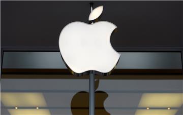 (FILE) USA APPLE EU TAX INVESTIGATION