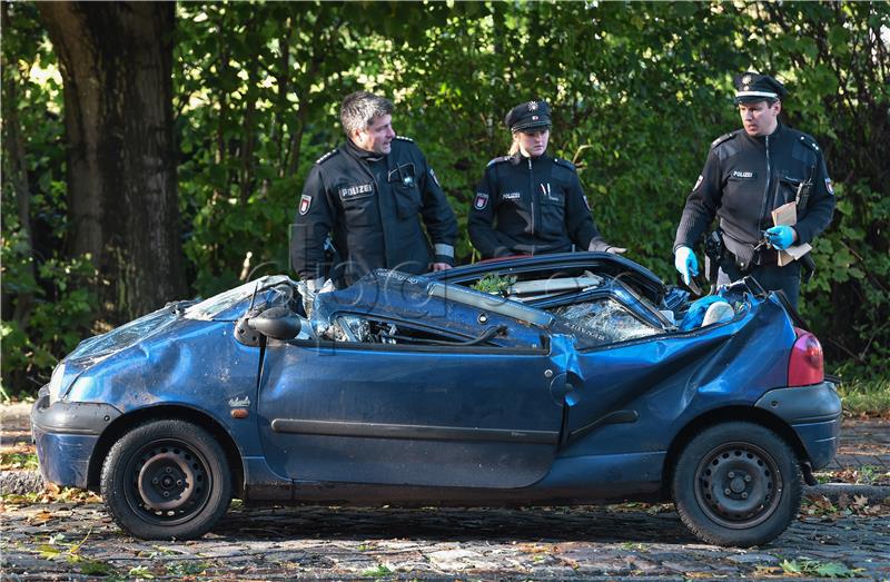 Sjever Njemačke pod orkanskim naletima vjetra, jedna osoba poginula