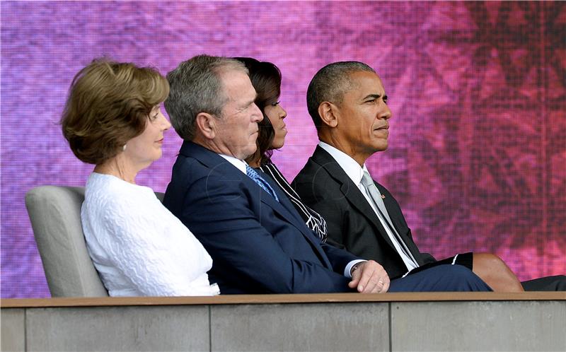 Clinton, Obama, Bush otac i sin na koncertu za žrtve uragana