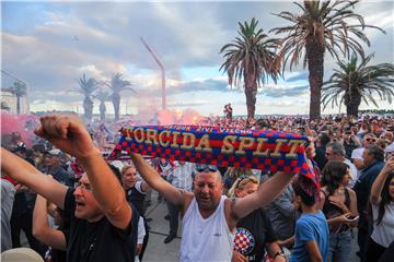 Udruga Naš Hajduk donirala NK Varteksu 1.911 kuna