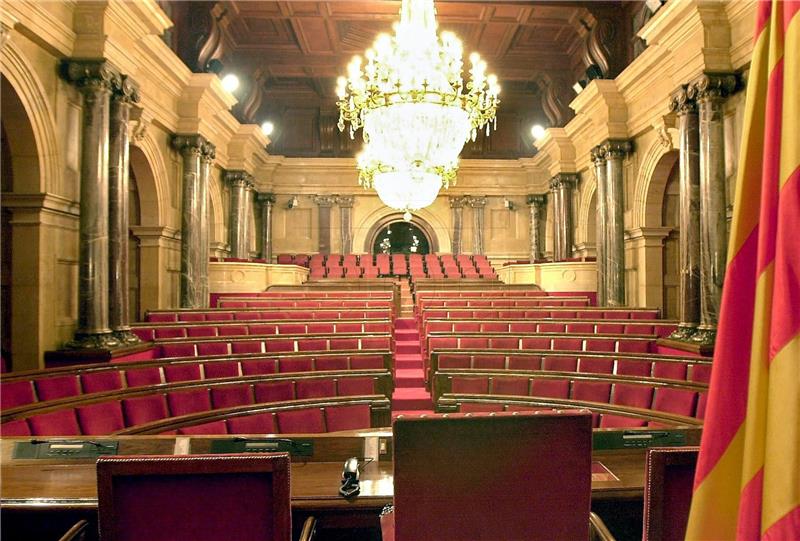 Katalonski parlament ne popušta pod pritiscima Madrida, radi na deklaraciji o neovisnosti