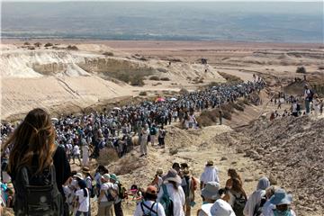 Žene pješačile kroz pustinju za mir između Izraelaca i Palestinaca