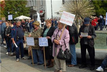 Croatian pensioners protest in Slavonski Brod