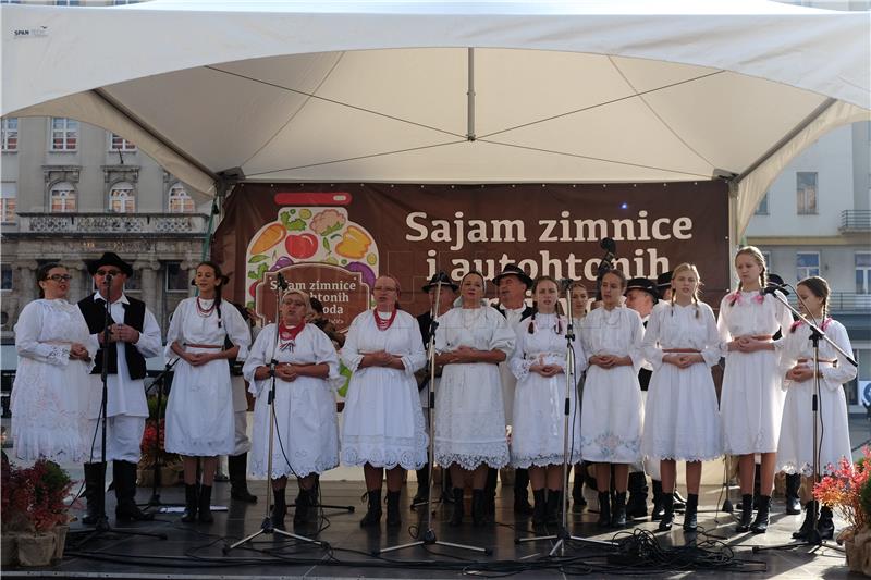 3. sajam zimnice i autohtonih proizvoda na Trgu bana Jelačića