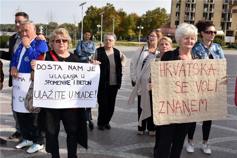 Vukovar: prosvjed zbog ukidanja subvencije studentima za prijevoz