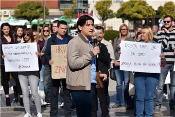 Vukovar: prosvjed zbog ukidanja subvencije studentima za prijevoz