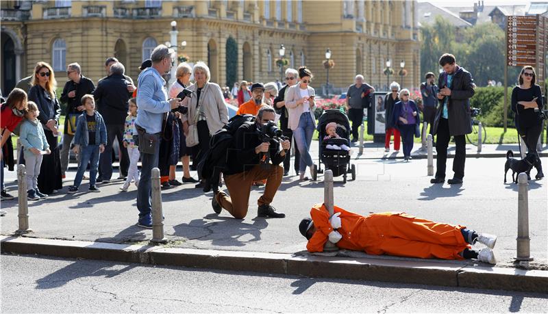 Točno u podne BADco. odao počast Tomislavu Gotovcu