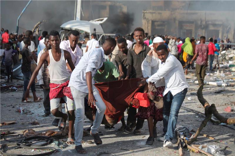 Automobilska bomba u Mogadishuu ubila najmanje 22 ljudi