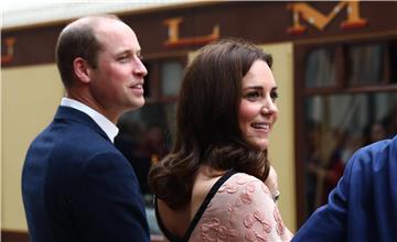 Princeza Kate plesala na londonskom Paddingtonu 