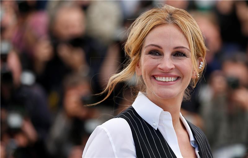 (FILE) FRANCE JULIA ROBERTS BIRTHDAY